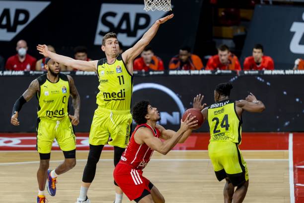 场的常规赛 场的常规赛