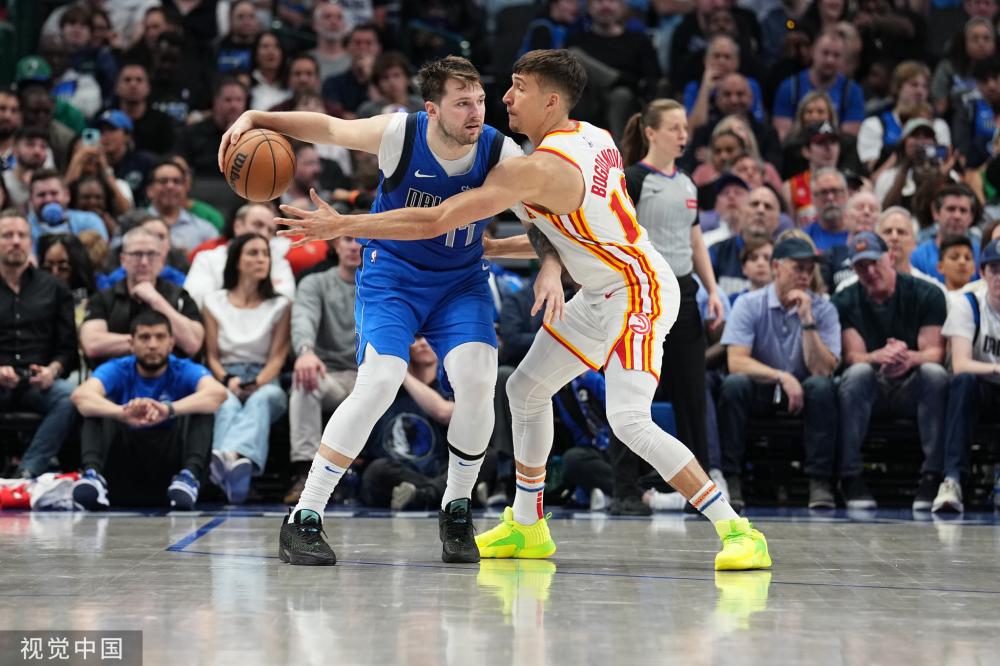 步履沉重 步履沉重